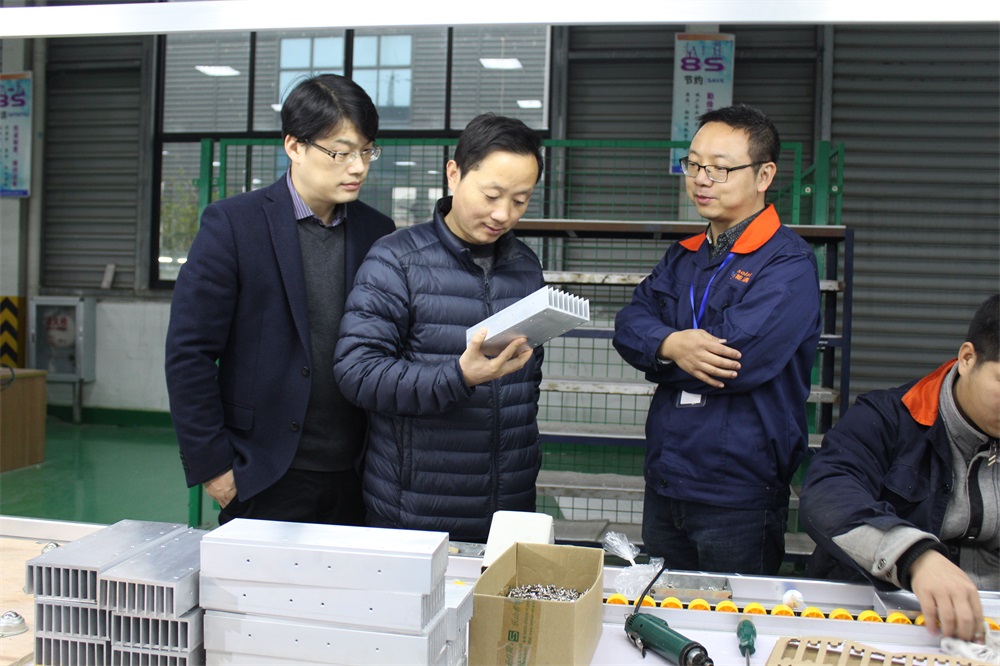 Warmly welcome the leaders of Hubei Institute of Technology to visit our company